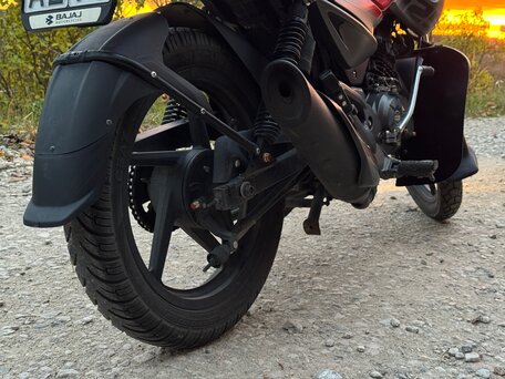 2020 Bajaj Pulsar NS 125, красный, 105000 рублей, вид 5