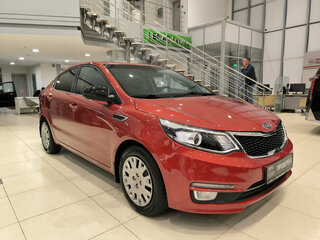 2016 Kia Rio III Рестайлинг, красный, 950000 рублей, вид 3