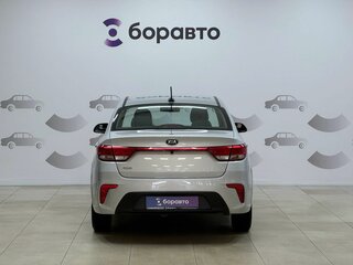 2019 Kia Rio IV, чёрный, 1350000 рублей, вид 5