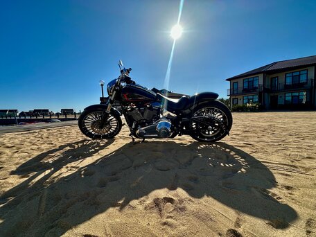 2023 Harley-Davidson Breakout, чёрный, 3750000 рублей, вид 1