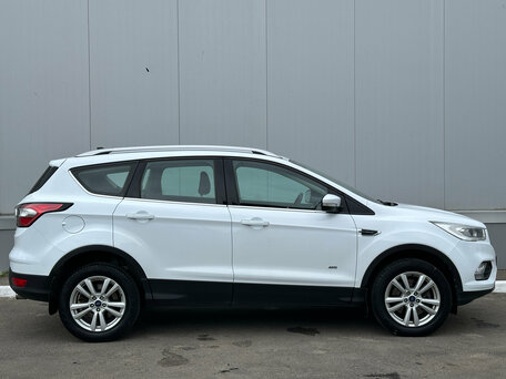 2018 Ford Kuga II Рестайлинг, белый, 1650000 рублей, вид 5