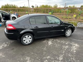 2006 Renault Megane II Рестайлинг, чёрный, 300000 рублей, вид 4