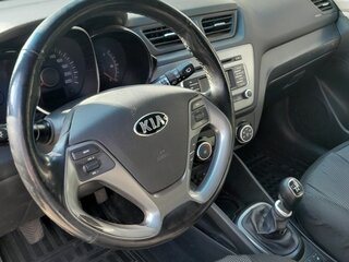 2016 Kia Rio III Рестайлинг, белый, 1180000 рублей, вид 5