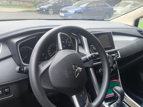 2022 Mitsubishi Xpander I, серый, 2000000 рублей - вид 2
