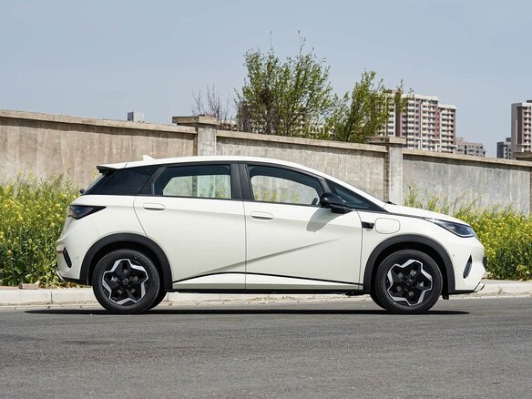 2025 BYD Dolphin 45.12 kWh I Рестайлинг, бежевый, 1426000 рублей - вид 5