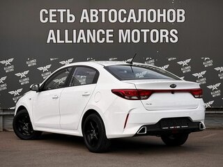 2021 Kia Rio IV Рестайлинг, белый, 1170000 рублей, вид 5