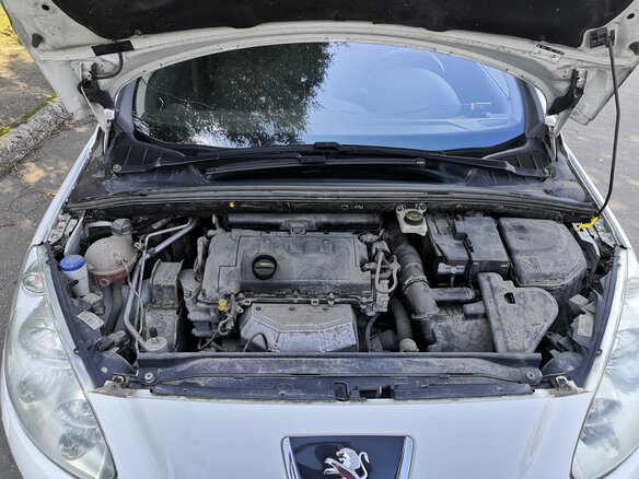 2011 Peugeot 308 I Рестайлинг, белый, 700000 рублей - вид 16
