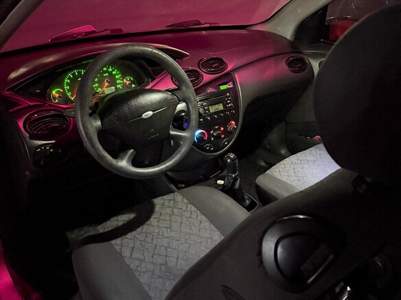 2001 Ford Focus I Рестайлинг, серебристый, 200000 рублей - вид 8