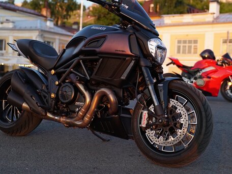 2015 Ducati Diavel, чёрный, 999999 рублей, вид 1