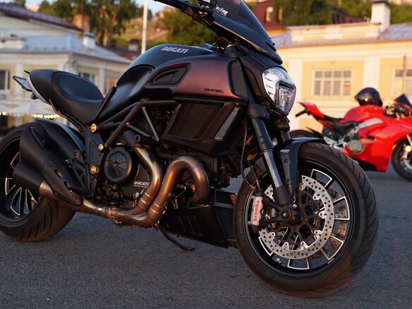 2015 Ducati Diavel, чёрный, 999999 рублей