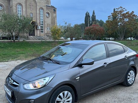 2014 Hyundai Solaris I, серый, 950000 рублей, вид 1