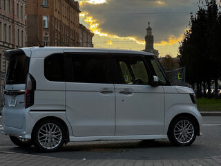 2021 Honda N-BOX II Рестайлинг, белый, 1570000 рублей, вид 4