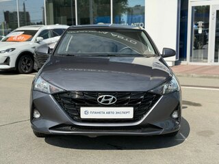 2022 Hyundai Solaris II Рестайлинг, серый, 1650000 рублей, вид 2