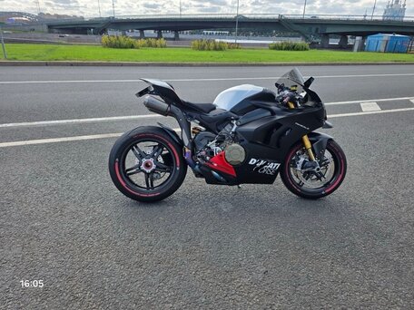 2021 Ducati Panigale V4, чёрный, 3150000 рублей, вид 4