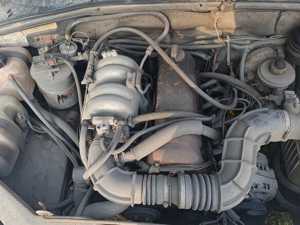 2004 Chevrolet Niva I, жёлтый - вид 10