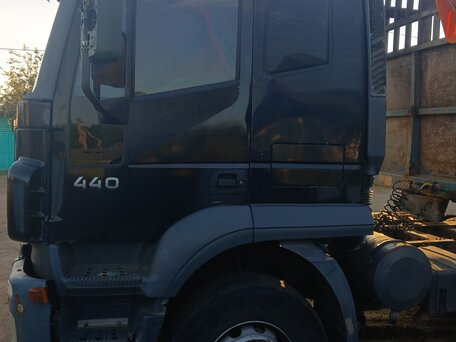 2006 Iveco Trakker, чёрный, 2500000 рублей, вид 2