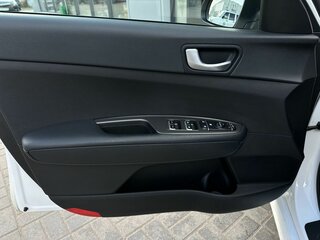 2018 Kia Optima IV Рестайлинг, белый, 1650000 рублей, вид 5
