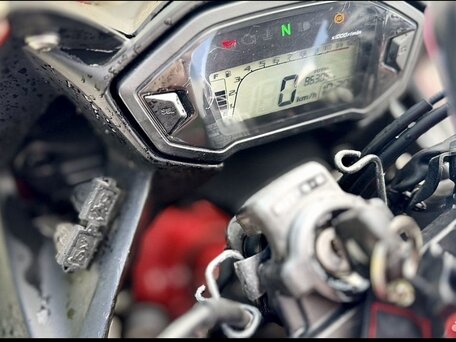 2013 Honda CBR 400R, красный, 400000 рублей, вид 1