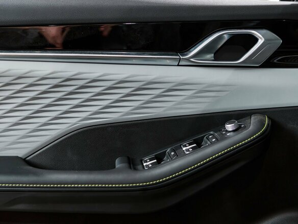 2026 Geely Coolray I Рестайлинг, серый, 2964990 рублей - вид 22