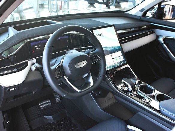 2026 Geely Atlas II, чёрный, 3449990 рублей - вид 11