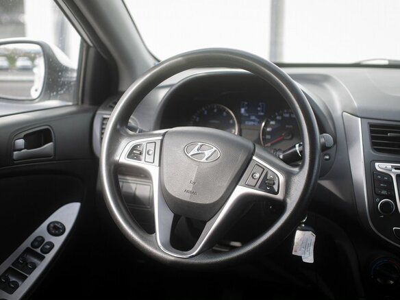2014 Hyundai Solaris I Рестайлинг, белый, 580000 рублей - вид 14