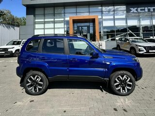 2026 Lada (ВАЗ) Niva Travel I Рестайлинг, синий, 1804000 рублей, вид 4