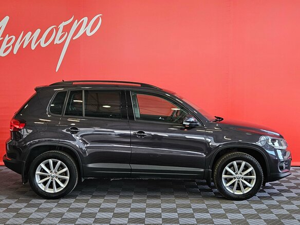 2016 Volkswagen Tiguan I Рестайлинг, чёрный - вид 5