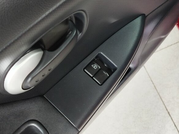 2012 Nissan Note I Рестайлинг, красный, 650000 рублей - вид 19