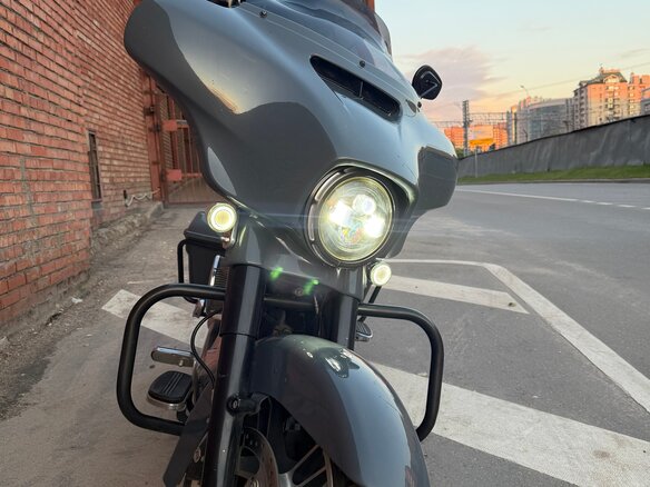 2014 Harley-Davidson Street Glide, серый - вид 1