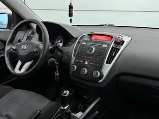 2010 Kia Ceed I Рестайлинг, серебристый, 590000 рублей, вид 4