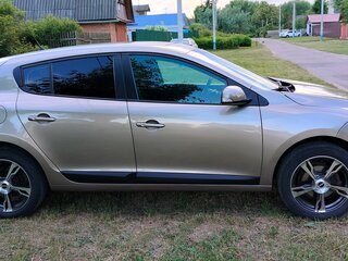 2011 Renault Megane III, бежевый, 650000 рублей, вид 2