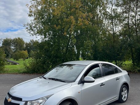 2014 Chevrolet Cruze I Рестайлинг, серебристый, 480000 рублей, вид 1