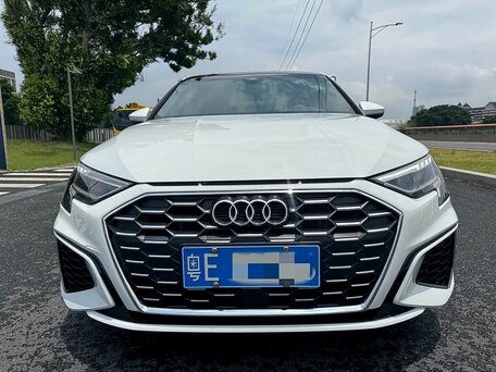 2023 Audi A3 35 TFSI Long IV (8Y), белый, 1890000 рублей, вид 2