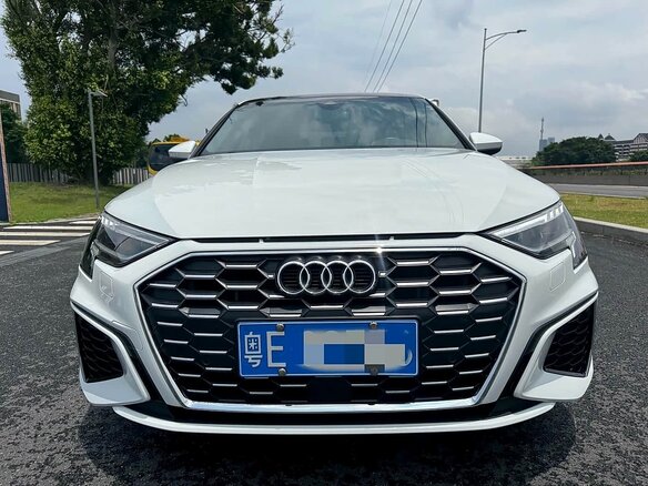2023 Audi A3 35 TFSI Long IV (8Y), белый, 1890000 рублей - вид 1