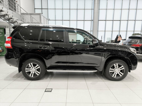 2015 Toyota Land Cruiser Prado 150 Series Рестайлинг 1, чёрный, 3090000 рублей, вид 5