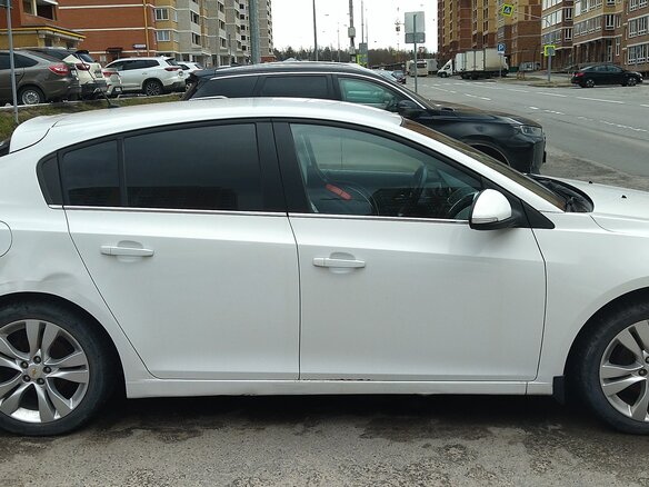 2013 Chevrolet Cruze I Рестайлинг, белый, 1000000 рублей - вид 2