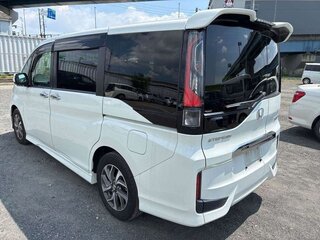 2017 Honda Stepwgn Spada V, белый, 1380000 рублей, вид 3