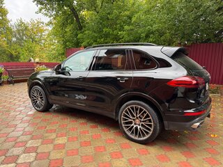 2016 Porsche Cayenne II Рестайлинг (958), чёрный, 3250000 рублей, вид 3