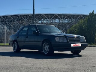 1992 Mercedes-Benz E-Класс 320 I (W124), чёрный, 395000 рублей, вид 2
