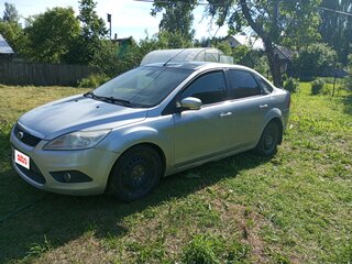 2008 Ford Focus II Рестайлинг, серебристый, 320000 рублей, вид 1
