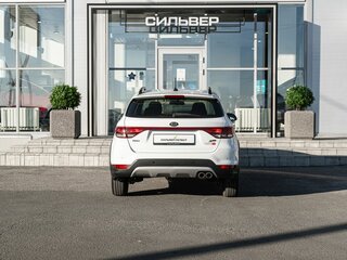 2019 Kia Rio X-Line IV, белый, 1600000 рублей, вид 4