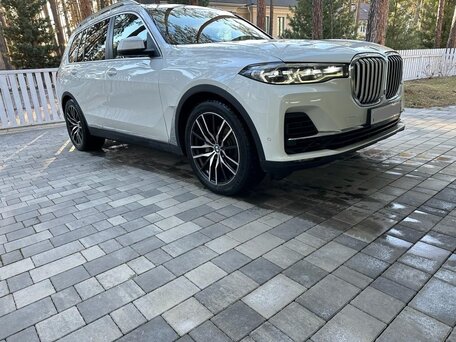 2019 BMW X7 30d I (G07), белый, 5700000 рублей, вид 3