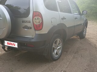 2012 Chevrolet Niva I Рестайлинг, серебристый, 490000 рублей, вид 4