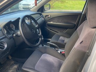 2005 Mitsubishi Outlander I, серебристый, 1033000 рублей, вид 4