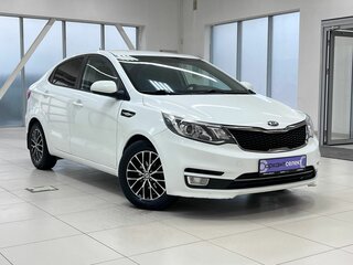 2015 Kia Rio III Рестайлинг, белый, 1090000 рублей, вид 3