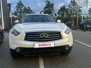 2012 Infiniti FX50 II (S51) Рестайлинг, белый, 1949000 рублей, вид 3