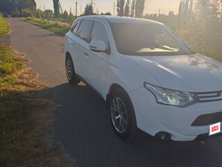 2013 Mitsubishi Outlander III, белый, 1170000 рублей, вид 2