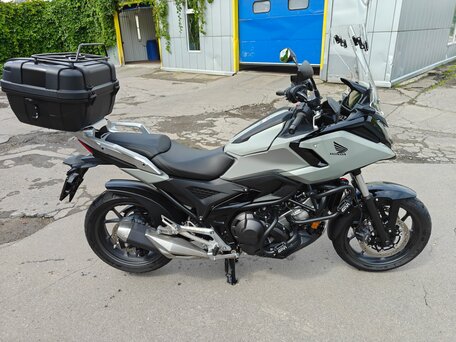 2025 Honda NC 750X, серебристый, 1200000 рублей, вид 3