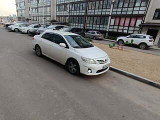 2011 Toyota Corolla X (E140, E150) Рестайлинг, белый, 760000 рублей, вид 3