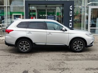 2017 Mitsubishi Outlander III Рестайлинг 2, серебристый, 2439000 рублей, вид 4